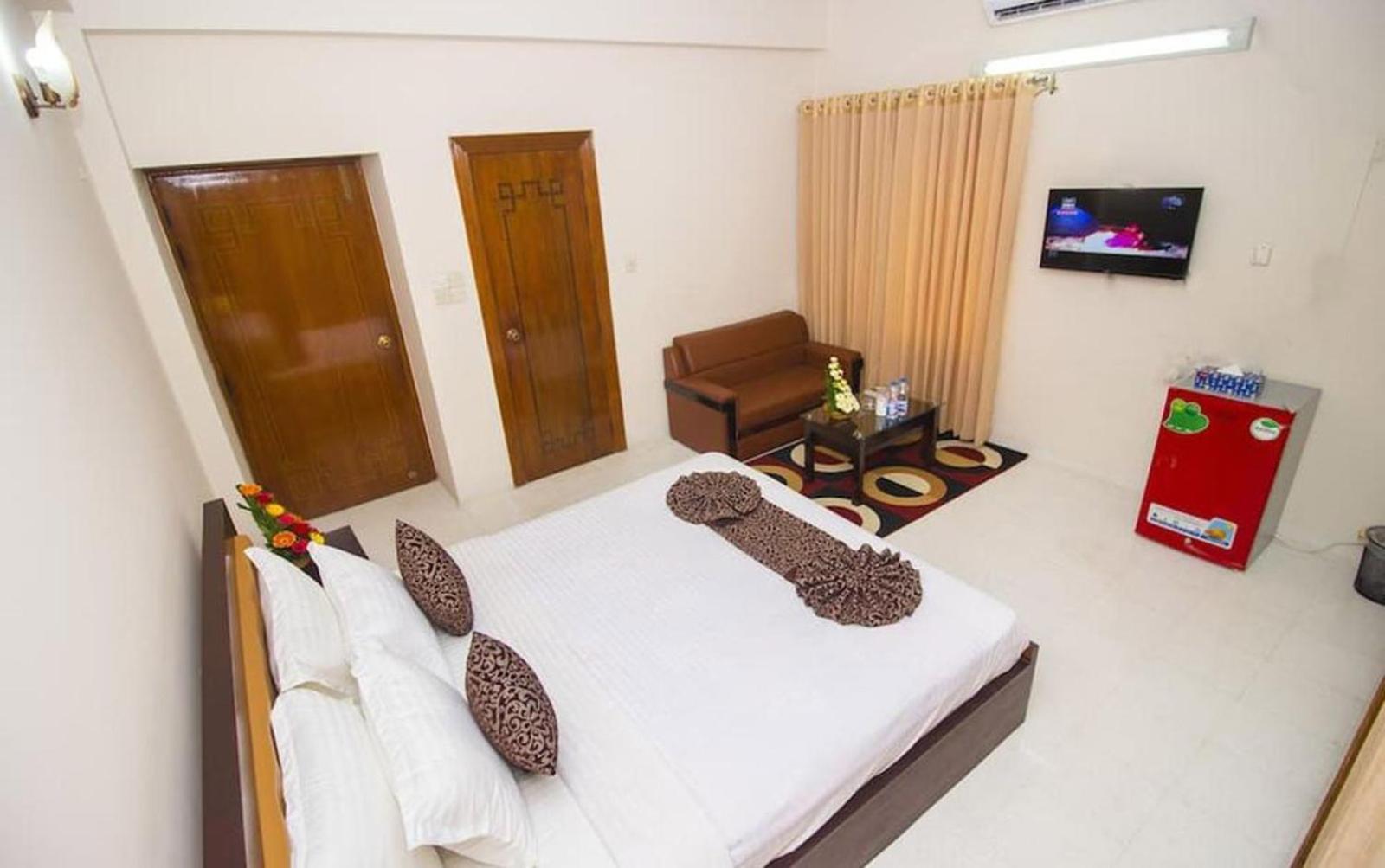 Hotel Suite Palace Baridhara Дакка Экстерьер фото