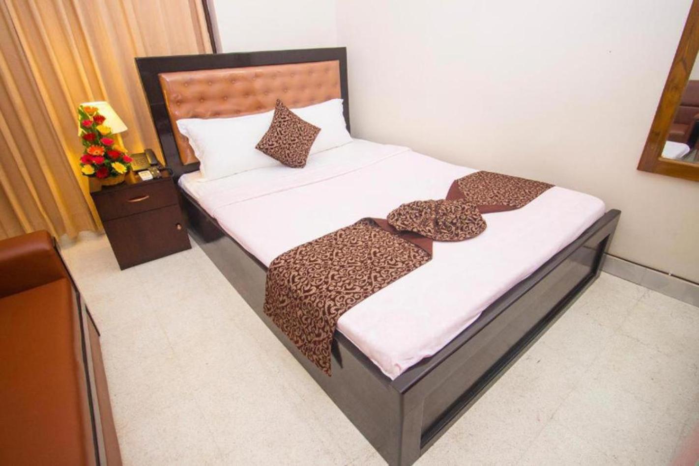 Hotel Suite Palace Baridhara Дакка Экстерьер фото