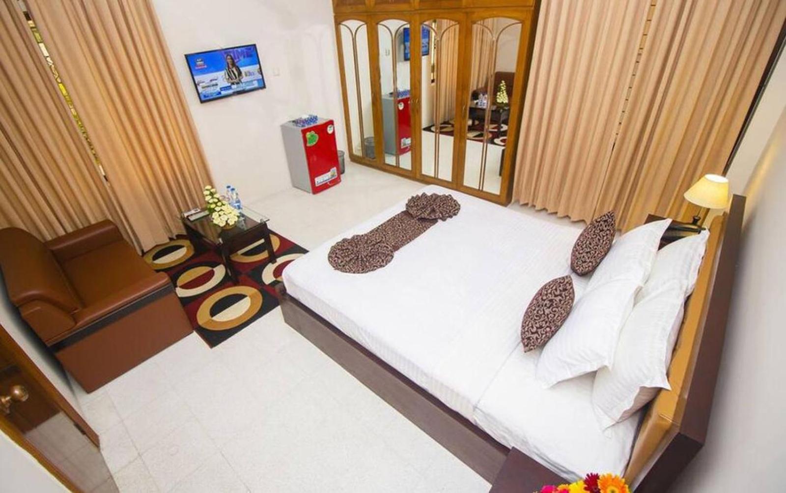 Hotel Suite Palace Baridhara Дакка Экстерьер фото