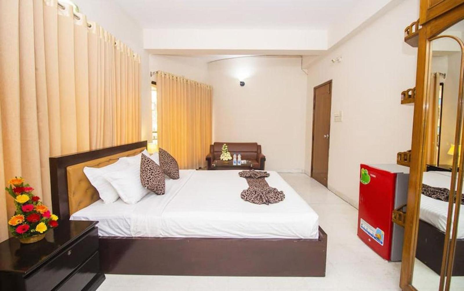Hotel Suite Palace Baridhara Дакка Экстерьер фото