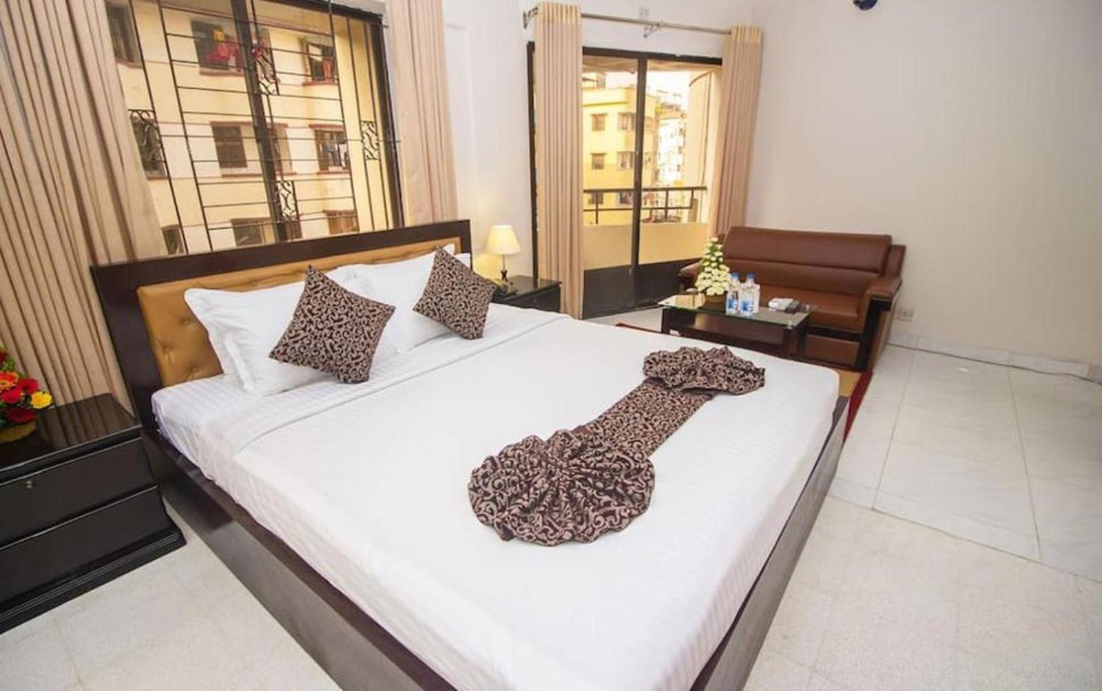 Hotel Suite Palace Baridhara Дакка Экстерьер фото